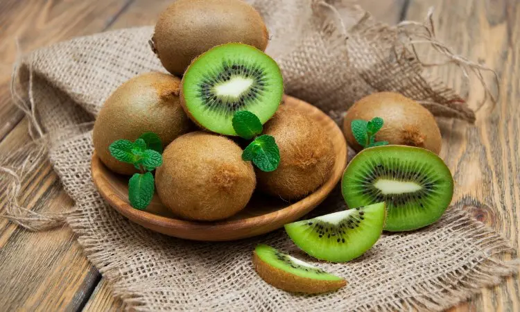 Quả kiwi giúp bổ sung collagen tự nhiên